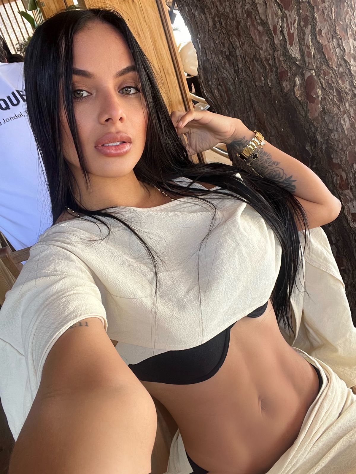 Escort - ISABELLA - Ibiza Tops